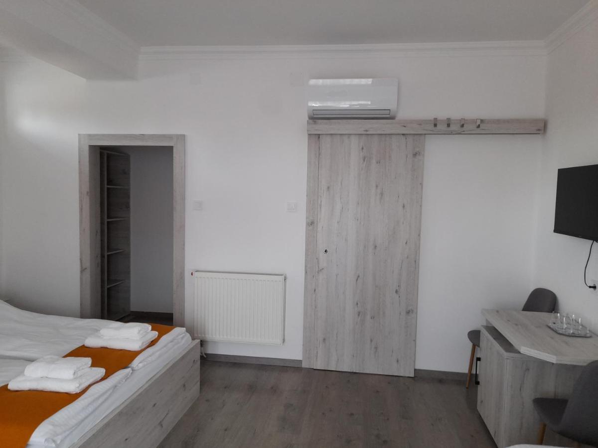 Orion Panzio Bed & Breakfast Hajdúszoboszló Dış mekan fotoğraf