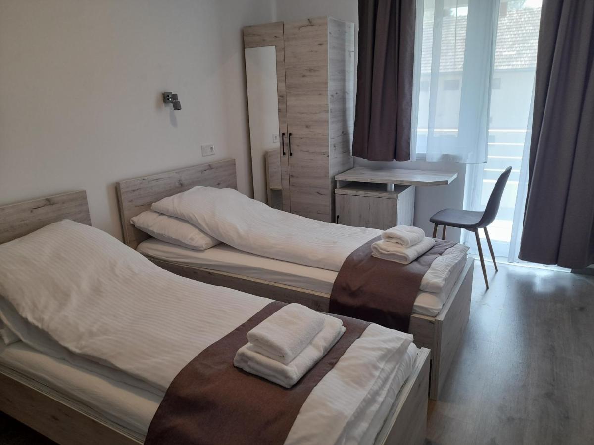 Orion Panzio Bed & Breakfast Hajdúszoboszló Dış mekan fotoğraf