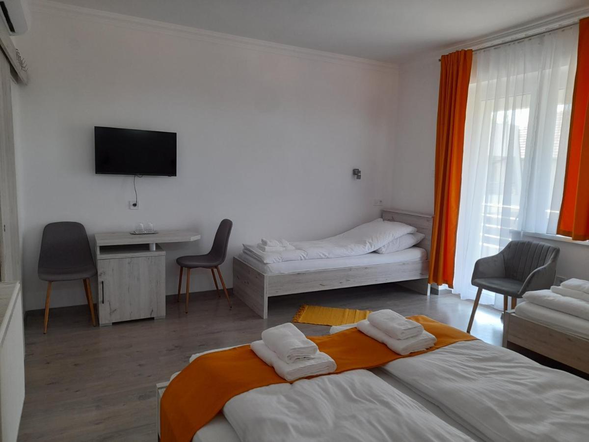 Orion Panzio Bed & Breakfast Hajdúszoboszló Dış mekan fotoğraf